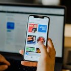 Con tu ayuda mensual, aunque sea pequeña, puedes multiplicar el impacto de la Verdad en la Red a través del principal portal católico en español. Foto (contextual): Austin Distel / Unsplash.