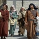 Lo acompañaban...y algunas mujeres