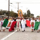 Fieles peregrinan junto a la Virgen de Guadalupe en la archidiócesis de Los Ángeles.
