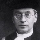 Tito Brandsma, en 1932, cuando era rector de la Universidad Católica de Nimega.