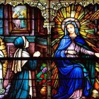 Vidriera que representa la aparición de la Virgen a Santa Catalina Labouré (1806-1876).