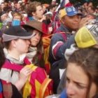 Un grupo de jóvenes católicos