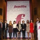 Todo el equipo del suplemento Familia  ángel de antonio
