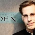 El jóven sacerdote, John Klein