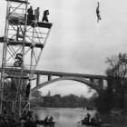 El cura volador, en acción.