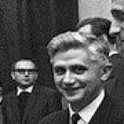 Joseph Ratzinger, joven teólogo en 1954.