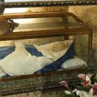 Niños rezan a Santa Carmen Sallés en su colegio de Madrid