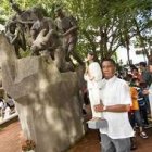 Un filipino en Guam con la imagen de San Pedro Calungsod