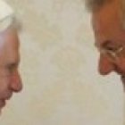 Benedicto XVI y el arzobispo Vives