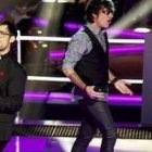 La batalla musical entre el Padre Damián y Toni, resuelta con elegancia, acabó con la clasificación del joven cura misionero