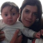 Sabina aparece con sus dos hijos mellizos y con su madre