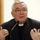 El obispo Sánchez Monge deja la verde y lluviosa Galicia para pastorear la también verde y lluviosa Cantabria