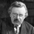 Aunque todos los que le conocieron recuerdan a Chesterton alegre, en las fotografías no se nota porque casi nunca sonreía ante las cámaras