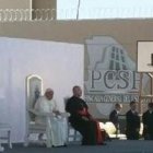 Francisco en la prisión CeReSe 3 de Ciudad Juárez - se ven las alambradas y las canastas de baloncesto del patio