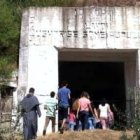 Los franciscanos de Jaru -zona de mayoría musulmana- han reconvertido este búnker excavado en la montaña en una capilla para la comunidad católica