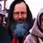 Umberto Eco, a la izquierda de la foto, y Sean Connery, a la derecha, durante el rodaje de El Nombre de la Rosa.