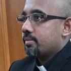 Christy es ahora un conocido sacerdote en la Inidia, y sigue formándose en Estados Unidos.