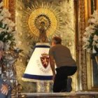 El Pilar, que sostiene la imagen, no se ha movido desde hace siglos... el templo entero parece haberse construido entorno a él