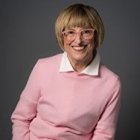 Sherrie Eldrige es una autora que escribe sobre el mundo de la adopción, que ayuda a muchos niños