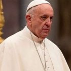 El Papa asegura que hay que ser "exigentes" en la admisión de candidatos al sacerdocio y no permitir el ingreso en el seminario de personas homosexuales