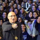 Sturla reivindica un catolicismo alegre, sin miedo ni complejos