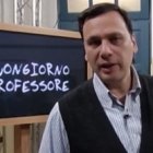Andrea Monda es profesor de instituto y conduce un programa en TV 2000