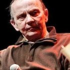 Christian Bobin, un escritor que encuentra en la vida, a pesar de sus sufrimientos y sinsabores, razones para la felicidad, y a Dios en ellas.