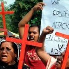 Varios pakistanís protestan contra los sucesos de Gojra