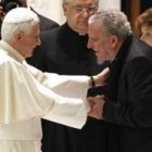 Benedicto XVI y Kiko Arguello en la audiencia