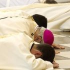 El gesto de monseñor Martínez llega tras el descubrimiento de casos de pederastia en su diócesis.