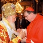 El cardenal Koch con el Patriarca Ecuménico Bartolomé de Constantinopla... Koch dirige el diálogo con ortodoxos y protestantes