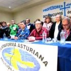Profesores de religión en Asturias protestan contra los recortes drásticos a la asignatura por parte del Gobierno socialista usando la Lomce del PP