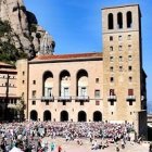Miles de personas asistieron a la primera misa por la festividad del Beato Álvaro del Portillo.