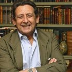 Alfonso Ussía confiesa que tanto él como su familia han sido siempre devotos del Padre Pío