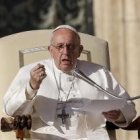 El Papa pide recogimiento y seriedad en misa, cuando se hace memorial de la Cruz