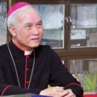 El obispo Dinh Duc Dao pastorea la diócesis con más católicos de Vietnam, llena de dinamismo pese al régimen comunista