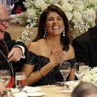 Nikki Haley, junto al cardenal Dolan durante la cela de gala de la fundación católica Al Smith
