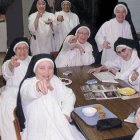 Las dominicas rezan el Rosario por la conversión de Hollywood y de todo el mundo