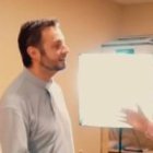 El padre Jesús Silva visita Gospa Arts para hablar con jesús García-Colomer de un tema más que complejo - sexo joven en la era del móvil en Internet y el miedo a casarse