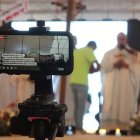 Una misa en «streaming»: hace solo unas semanas, una rareza para la inmensa mayoría de los católicos; hoy es un recurso habitual durante el confinamiento por la pandemia.