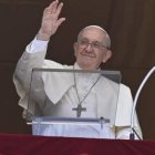 Francisco transmitió este domingo a los fieles durante el rezo del Regina Caeli algunos consejos para ser hombres de paz y llevarla a su día a día, familias, empleos y paises.