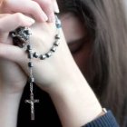 Luba rezó de forma "egoísta" durante meses, hasta que "algo interesante" comenzó a ocurrid con su vida espiritual: hoy es una mujer dedicada al rosario con una vida cambiada.