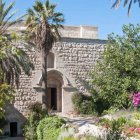 La abadía de Santa María de la Resurrección, en Abu Gosh, tiene algunos de los frescos bizantinos más antiguos del mundo.