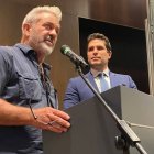 Eduardo Verástegui presentó su película 'Sonido de libertad' en la IV Cumbre Transatlántica y luego dio entrada a Mel Gibson, para sorpresa y satisfacción de los asistentes.