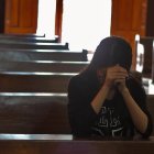 Si todos podemos rezar a Dios por los demás... ¿por qué la Virgen o los santos no podrían hacerlo por nosotros? Foto: Roberto Castillo / Cathopic.com