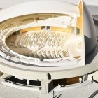 La primera piedra se colocó el 6 de septiembre y se espera que el templo esté terminado para la Navidad de 2023.