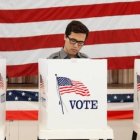 Este martes se celebran als Midterms o "elecciones de medio término" en Estados Unidos, dos años antes de las elecciones presidenciales y marcadas por un fuerte debate social en torno al aborto o los orígenes cristianos del país.