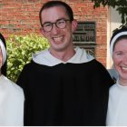 La hermana John Peter, el hermano Paul y la hermana Beatrice, todos ellos hermanos de sangre y además dominicos