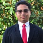 Binsar tiene 21 años y procede de Indonesia.