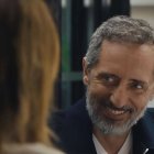 Gal Elmaleh, en una escena de la película en la que refleja su decisión de bautizarse y cómo la recibe su familia judía.